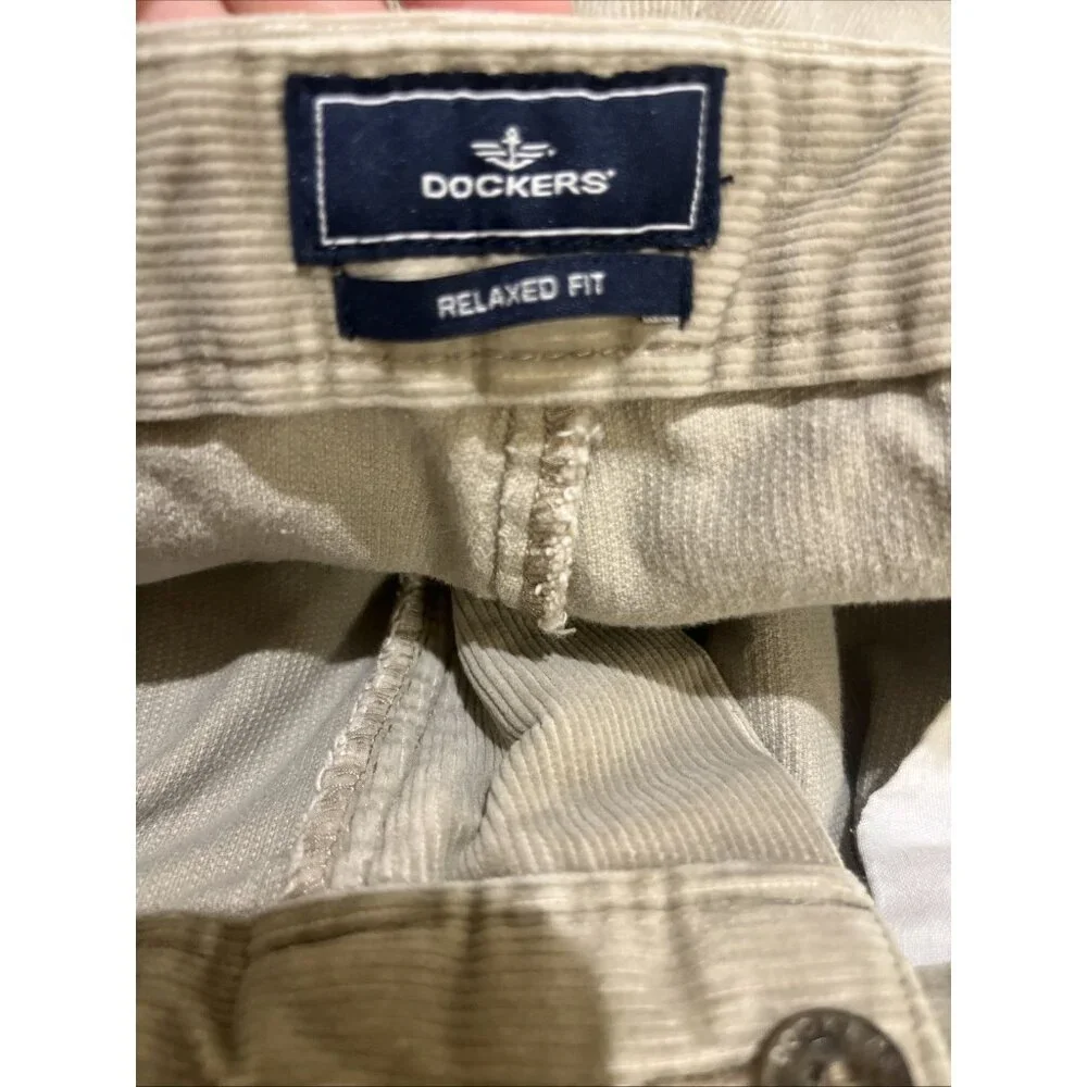 Dockers Corduroy Pants Men’s Size 36x32‎ Tan Relaxed Fit Pleated Cuffed Casual